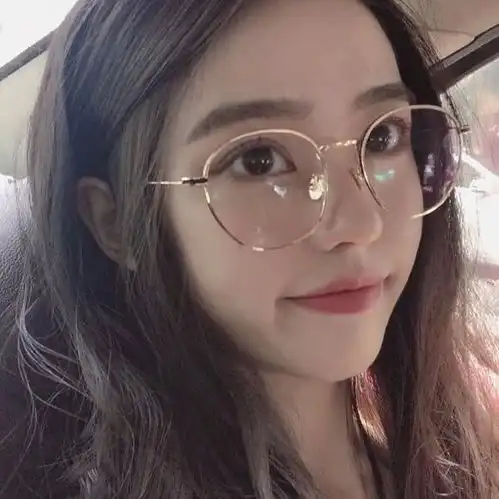 带眼镜的女生头像可爱
