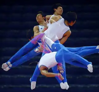 体操无影脚奥运摄影师的多重曝光杰作