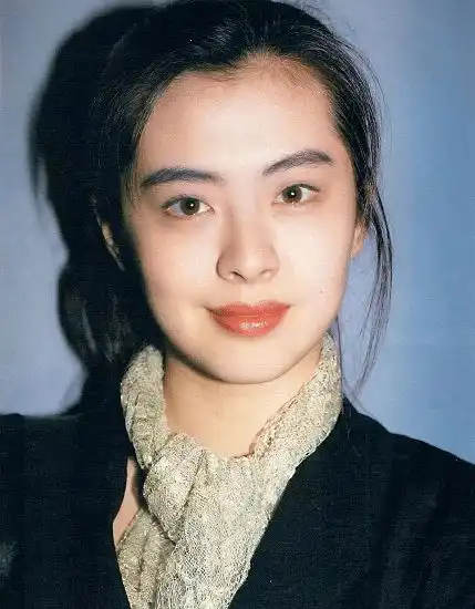 断腿增高水泥填脑袋耳朵塞软骨21世纪人类自虐审美大赏来了