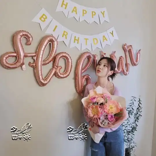 31岁生日快乐少女时代徐贤展现清纯性感美,向粉丝表示感谢