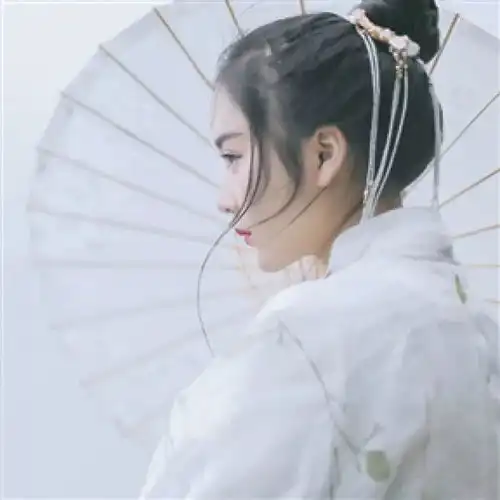 呆萌头像古风女生白蛇图