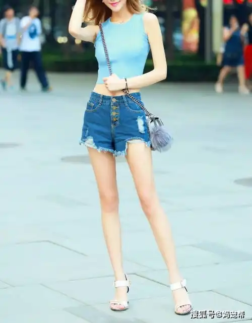 荷叶边牛仔裙,收腹显腰细,满满的活力少女style