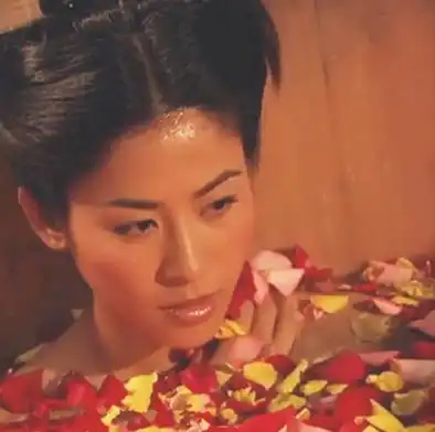 古装女星洗花瓣澡,王祖贤范冰冰舒畅,谁最让你心动