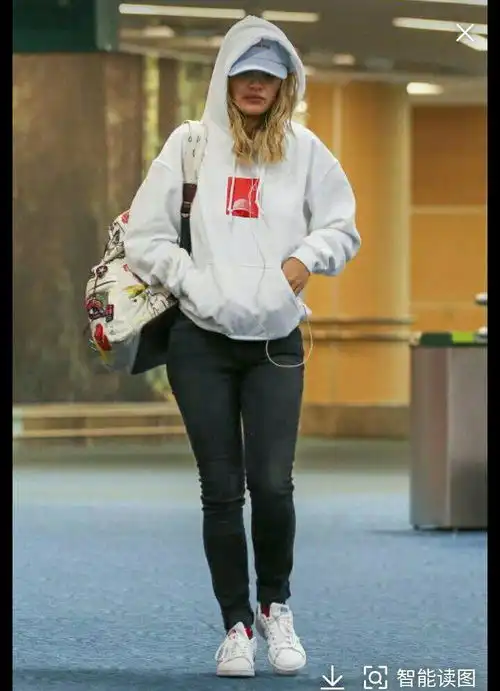 为什么穿连帽卫衣把头套上,里面又戴棒球帽