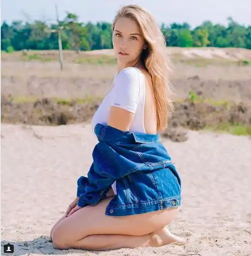 最强超模家族,53岁yolanda,22岁gigi21岁bella,18岁joann来了