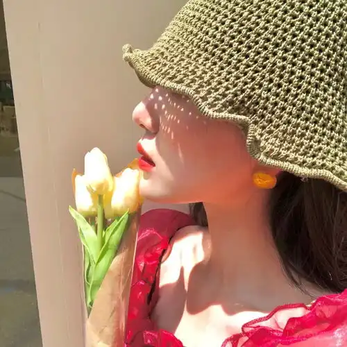 女生头像带花真人女生