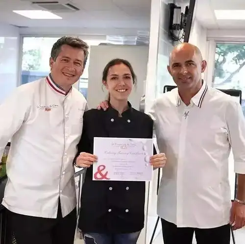 她学的是建筑,却把蛋糕做出奇迹