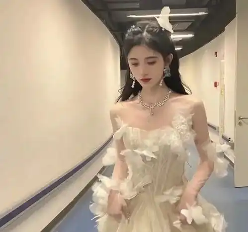 工作装美女头像工作室