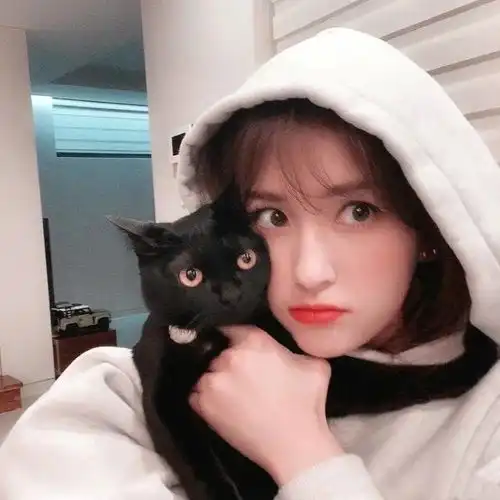 wechat头像女漫头哭泣