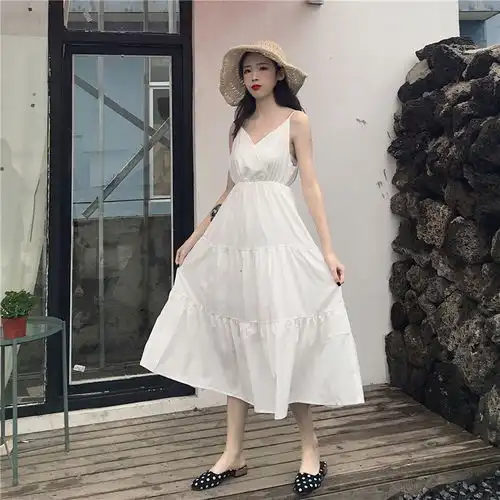 秋装新款夏季大码女装收腰吊带连衣裙子女高腰显瘦v领白色