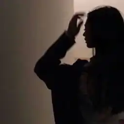 超拽女生头像不露脸动态