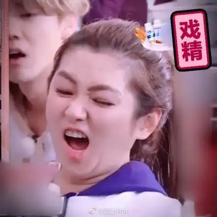 赵丽颖的圆脸,张含韵的圆脸,selina的圆脸,恐怕都要输给她李小萌