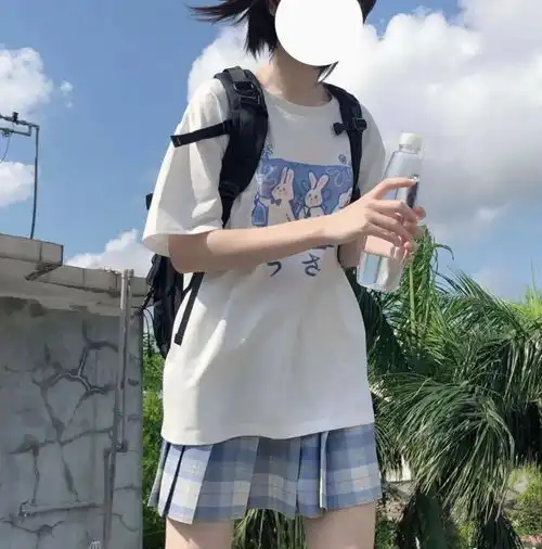 穿jk制服的女生,都很sao