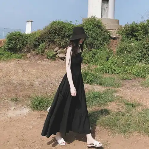 2020夏季新款韩版修身吊带一字肩连衣裙女长裙大摆小黑裙沙滩度假