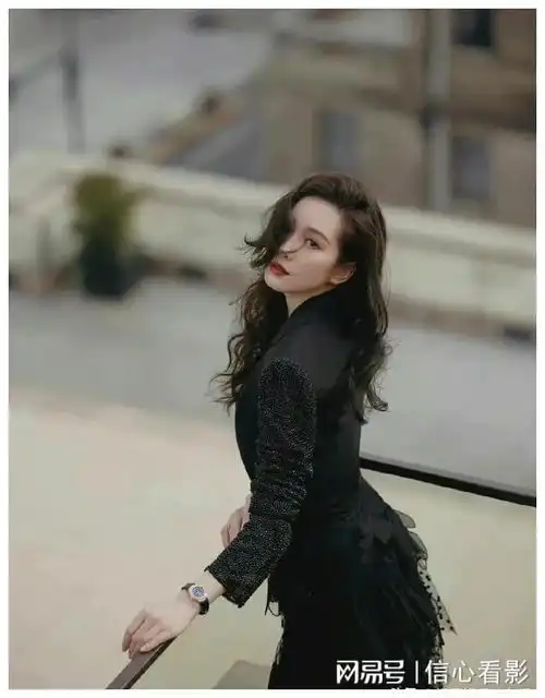 女星黑色质感大片,倪妮杨紫刘诗诗关晓彤景甜,各有千秋