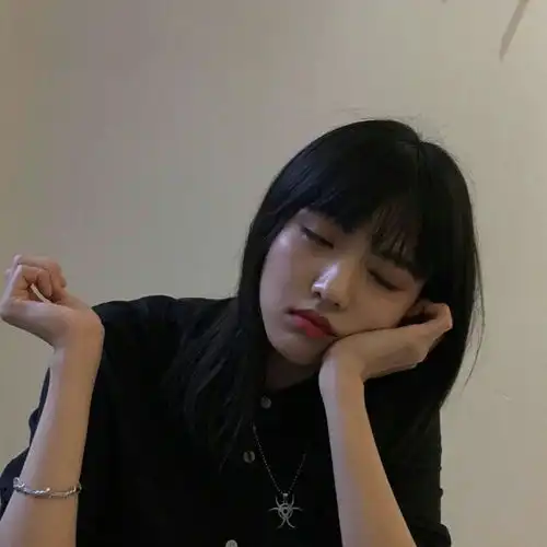 高冷女神都在用的头像张