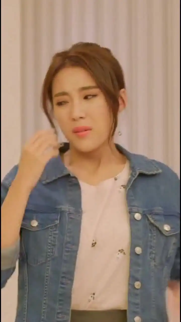 美女对自己的魅力没有信心,没想到来到男子却是他,乱了