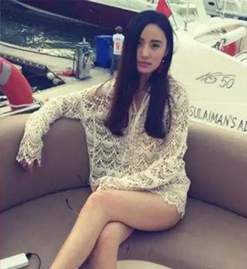 李亚鹏喜事将近,爆与一名嫩模拍婚纱照,疑似准备结婚