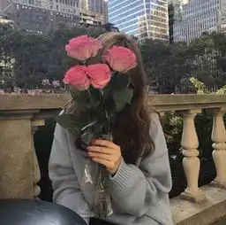 头像丨没有真正快乐的人,只有比较想得开的人
