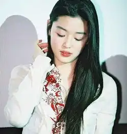 全智贤又惊艳出场了,十几年了,她的颜值从来未掉线