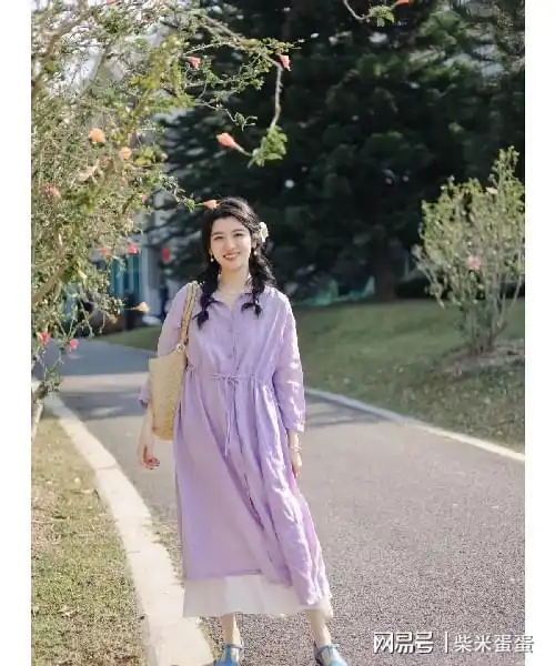 休闲气质的棉麻风穿搭,简约有女人味,春天穿去踏春美成风景