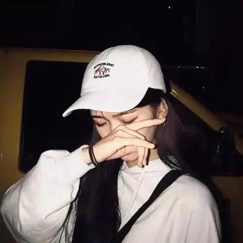 头像女霸气戴帽子口罩布