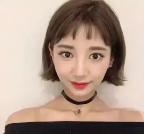 女生头像二次元精致短发