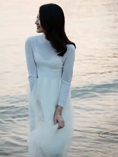 白色衣服头像女生唯美陈