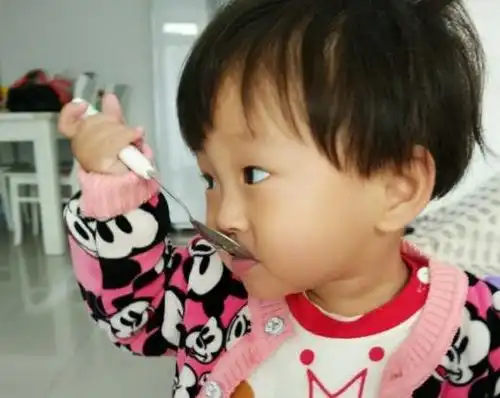 家长3个喂养习惯最坑娃,很容易导致积食不消化,家长别大意