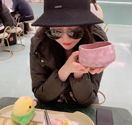 墨镜女头像唯美束发