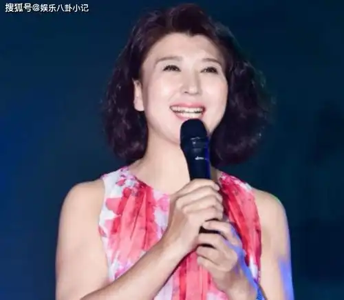 7次登上春晚,却拒绝为儿子铺路,儿子演傻子爆红后才自报家门