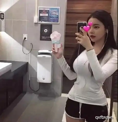 清纯健身美女,因坐地铁而走红,看到她模样后,网友求偶遇