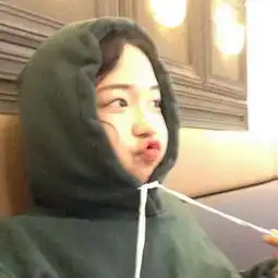 谁有这种带帽子可爱女生的头像,急需要