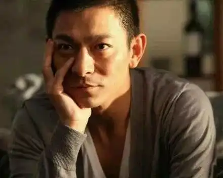 某夫妻故意爆离婚张艺兴取关队友刘德华欺骗投资者某情侣早就分手了