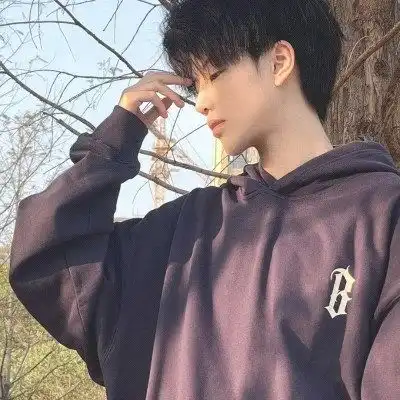 夏日里的酷酷的头像男