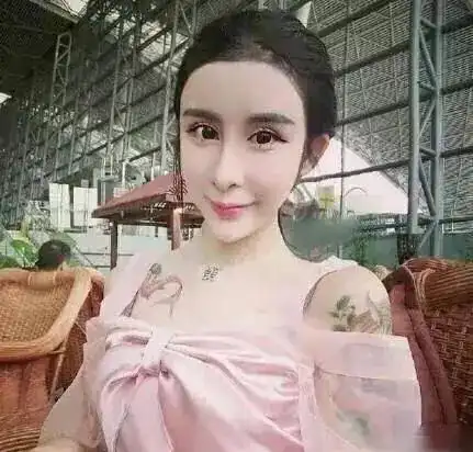 这届网红鼻祖,20年前就开始兴风作浪