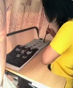 遭遇车祸的她被丈夫当场抛弃,高位瘫痪却不放弃,坚持的活下去