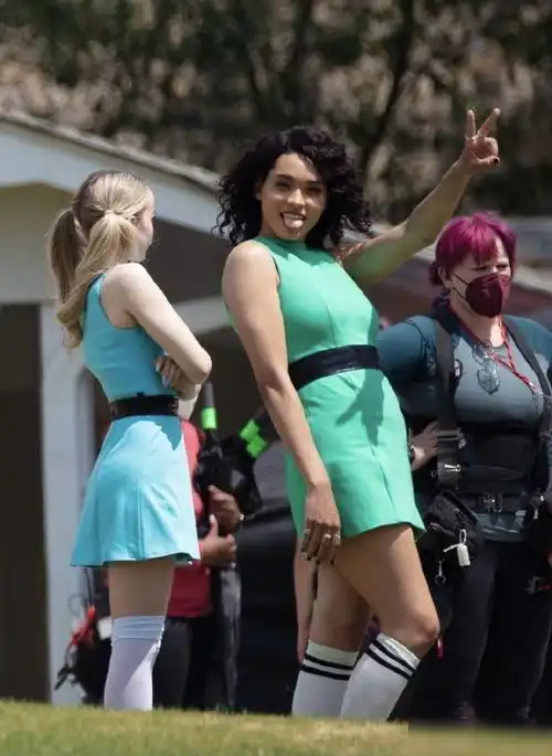 飞天小女警真人版开拍华裔女星汪可盈演花花,网友毁童年