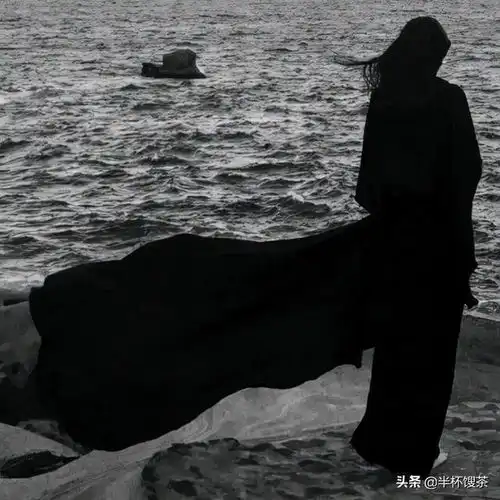 高冷女神都在用的头像悲