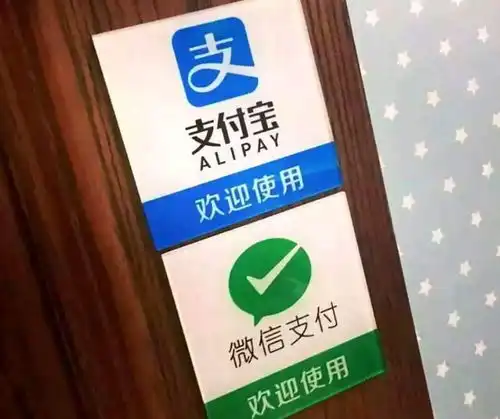 谁还记得支付宝中奖1亿的女生信小呆现在成了诈骗犯