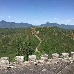 碧空如洗晴天下的河北金山岭长城美翻了
