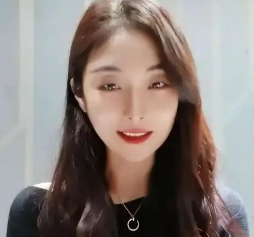 29岁未婚女子生下三胞胎,父亲是英国人的一管精子,称不需要男人