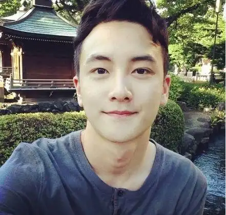 女生形容一个男生很阳光,阳光是什么意思