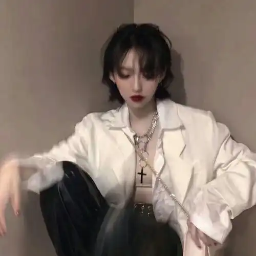 霸气侧漏女生头像所谓高冷女神