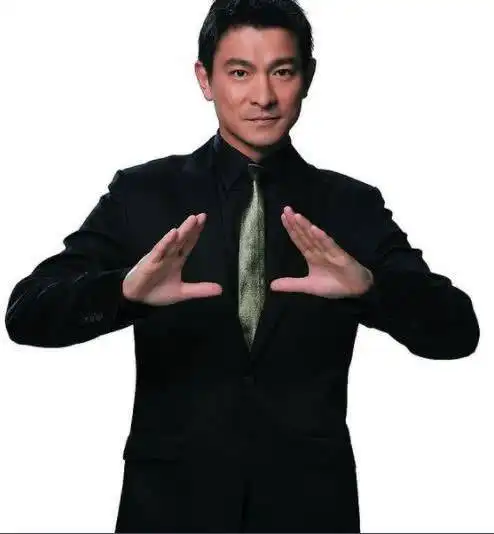 王祖贤曾坐天王刘德华之腿,刘德华绅士之举,赢得称赞