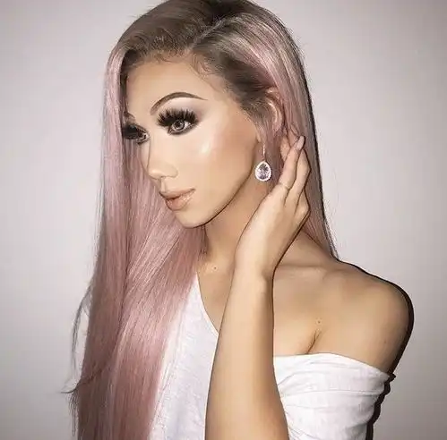 越南男网红成变装皇后男装帅女装美,腿粗个头矮却有百万人爱