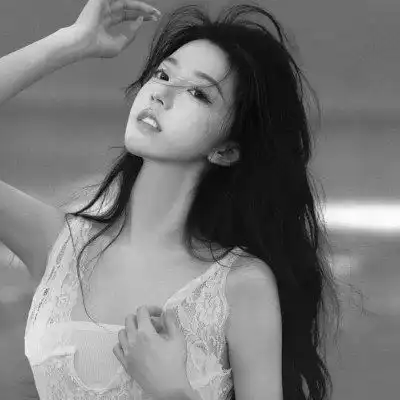 黑白头像女唯美高清图片