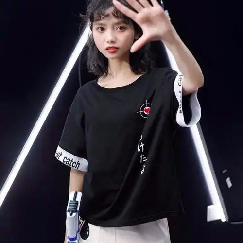 布衣酱少女时装土酷少女t恤帅气暗黑系个性设计感字母印花上衣潮