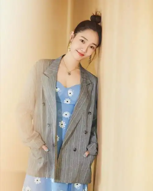 35岁白百何,女人味儿越来越浓性感霸气知性优雅