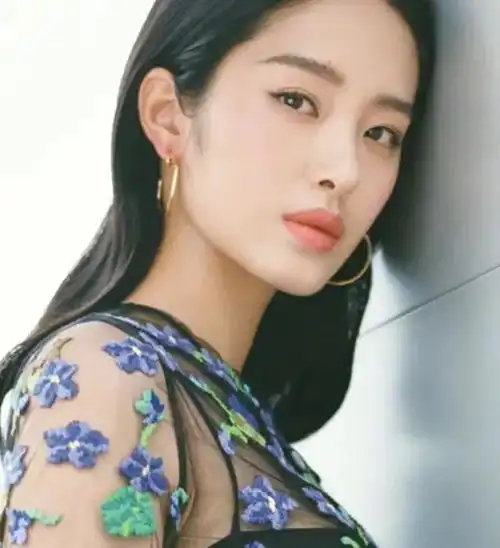 杨采钰的美图写真